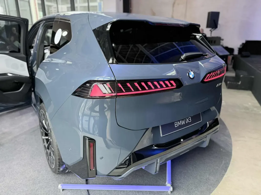 BMW iX3