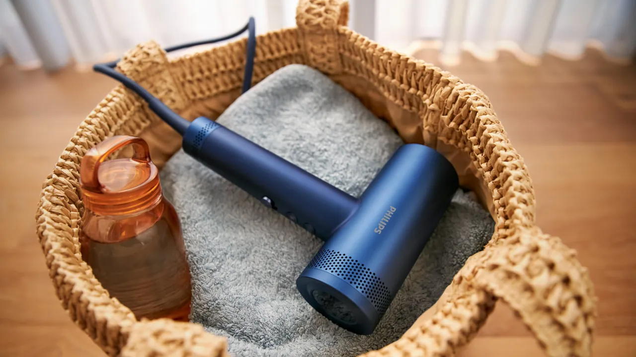 Philips apresenta o Série 8000, o secador mais rápido e compacto da marca 1 Philips Série 8000 secador