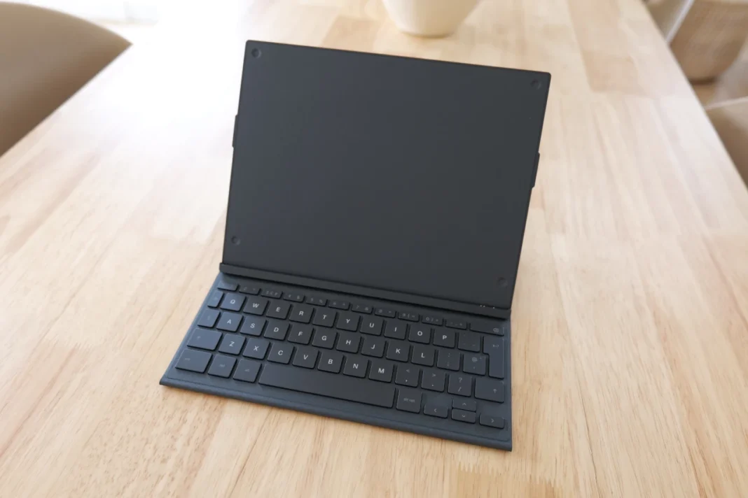 ReMarkable 2 - teclado montado