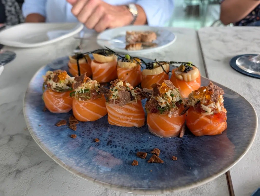 The Mix - Gunkans de salm&atilde;o com vieiras e gunkans com t&aacute;rtaro de atum e lavagante