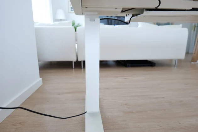 Flexispot E7 Flow - cabo escondido