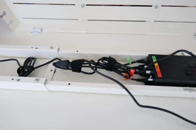 Flexispot E7 Flow - caixa de cabos