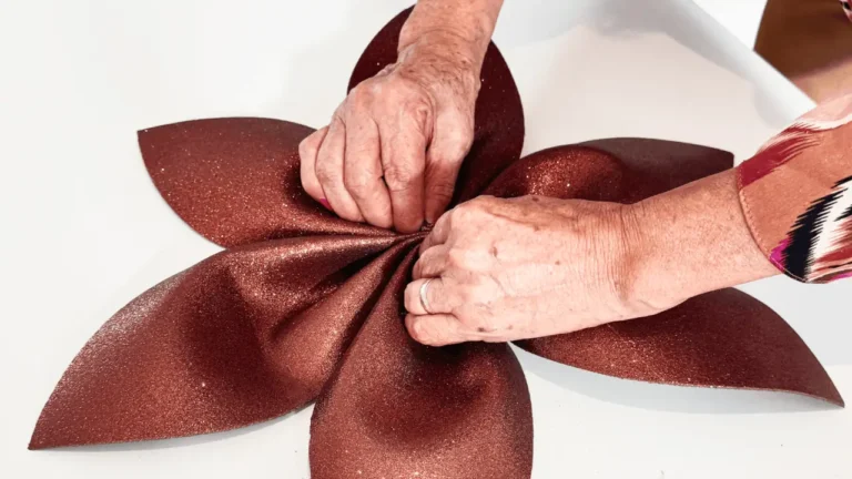 Campo Maior estreia jardim natalício inspirado na arte das flores feitas à mão