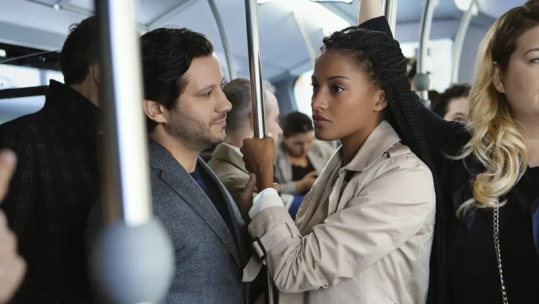 L’Oréal Paris reforça alerta para o assédio nas ruas com o relançamento da campanha A Culpa Nunca é Tua