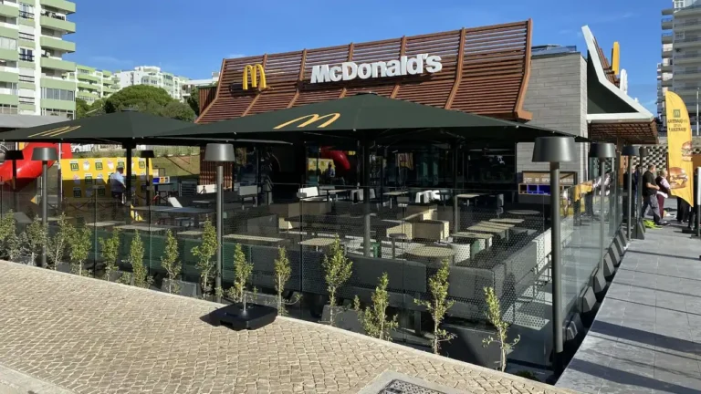 McDonald’s inaugura primeiro restaurante em Quarteira