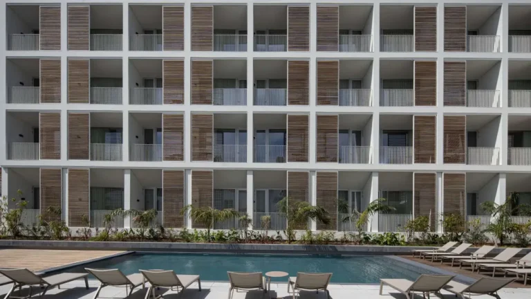 Entre a História e a Bruma: redescobrir o arquipélago no novo Mercure Ponta Delgada Açores