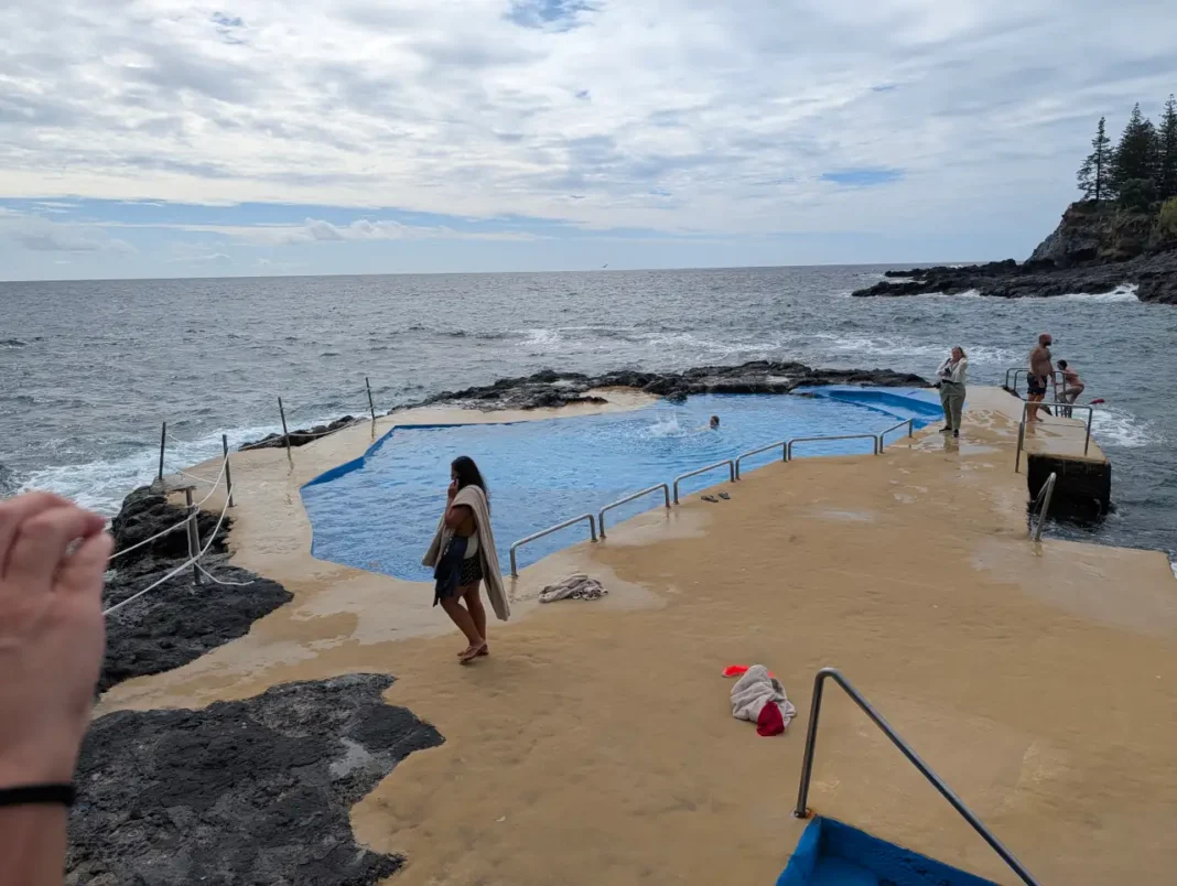 Piscinas Naturais de Caloura