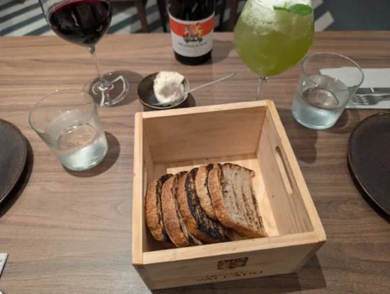 Restaurante 550º - Pão de Massa Mãe Grelhado e Azeite Fumado