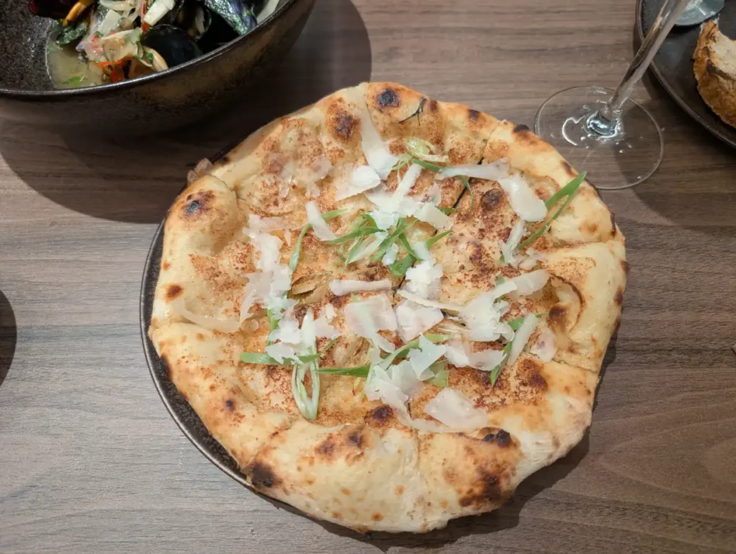 Restaurante 550&ordm; - P&atilde;o de Alho, Parmes&atilde;o e Cebolete