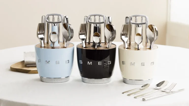 Nova coleção de selos do Continente traz faqueiro exclusivo desenvolvido com a SMEG