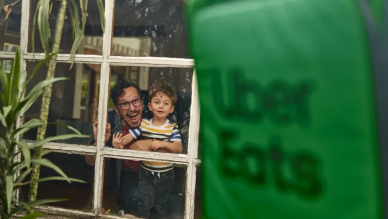 Já é possível comprar produtos da Zippy e Decathlon através do Uber Eats