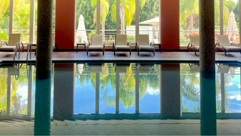 Wyndham Grand Algarve renova piscina interior e apresenta experiências em família este outono