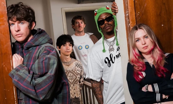 As 100 melhores músicas de 2025 28 Turnstile - BIRDS