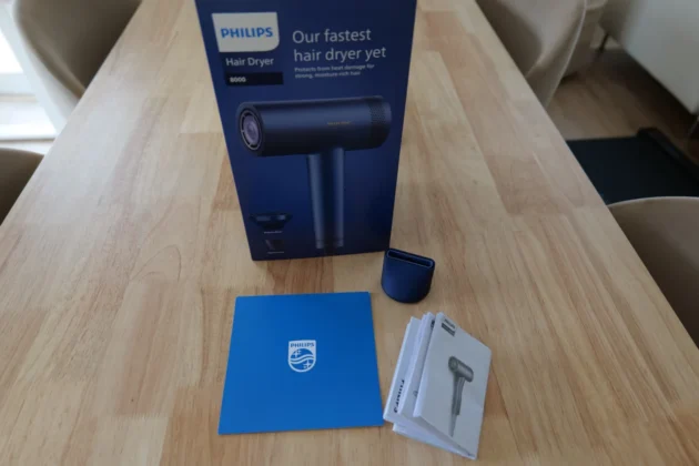 Philips S&eacute;rie 8000 - caixa e acess&oacute;rios