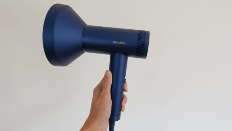 Secador de cabelo Philips 8000 Review: Leve e prático para agilizar a rotina matinal