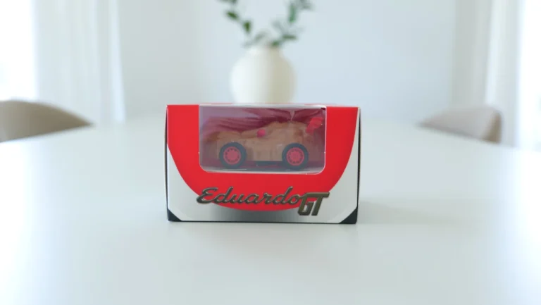 KFC transforma a coxa de frango Eduardo num carro telecomandado