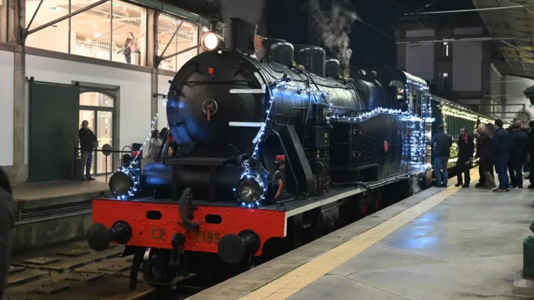 Locomotiva 0186 da CP completa 100 anos e mantém-se em circulação histórica
