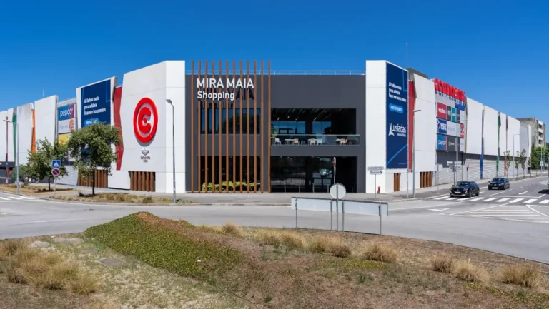 Pluricosmética, FAGOA e novos espaços de restauração reforçam dinâmica do Mira Maia Shopping