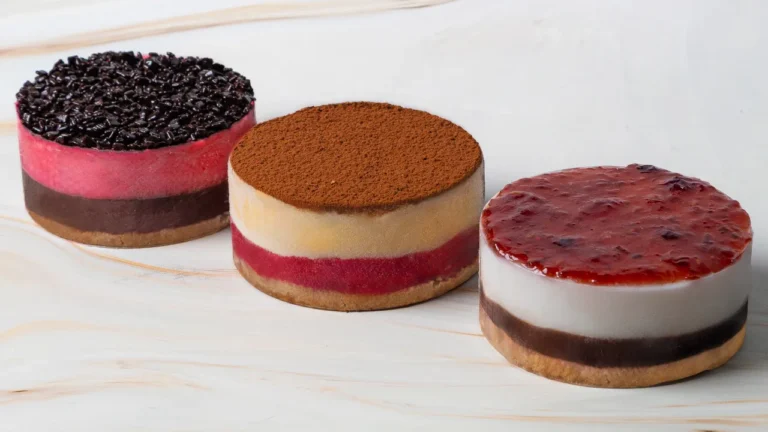 Novidades de Natal da Santini trazem bombons artesanais e mini bolos de gelado