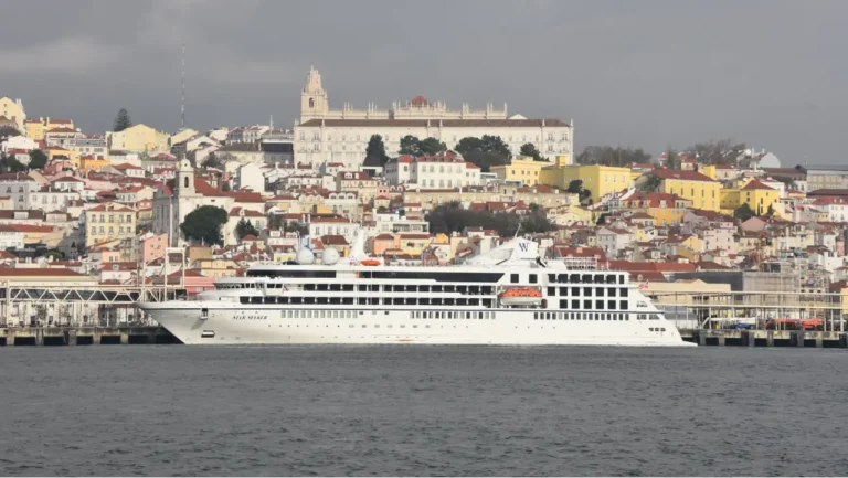 Porto de Lisboa recebe escala do Star Seeker, novo navio de cruzeiros de expedição português