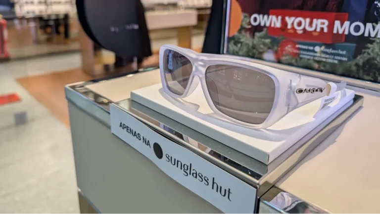 Campanha Own Your Moment da Sunglass Hut coloca os óculos de sol no centro das escolhas de Natal