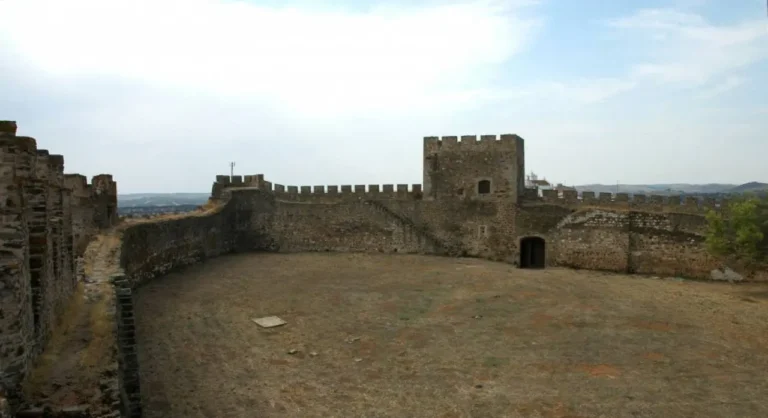 Alandroal avança com reabilitação das muralhas do Castelo de Terena