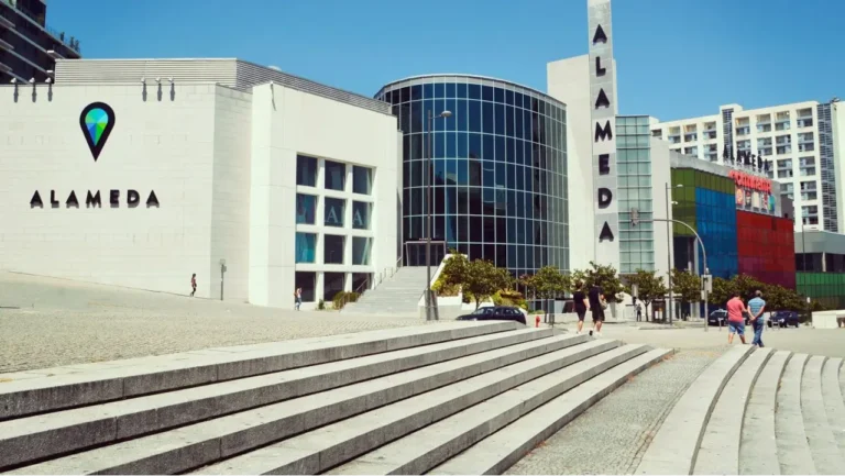 Fundo Property Core compra centro comercial Alameda Shop & Spot no Porto por 51,3 milhões de euros