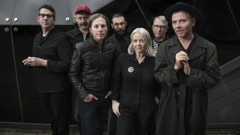 Belle and Sebastian regressam a Lisboa para tocar If You’re Feeling Sinister na íntegra