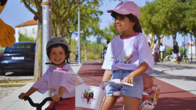 Oeiras alarga rede de Bike Bus e Pedi Bus a nove escolas do concelho