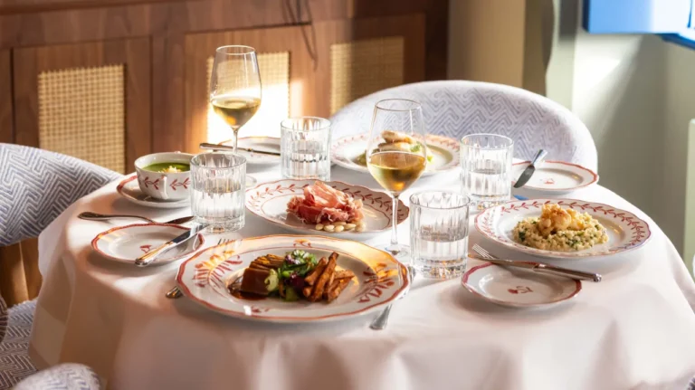 Um ícone de Cascais renasce com alma de casa: A nova vida da Casa do Largo, onde se entra para ficar