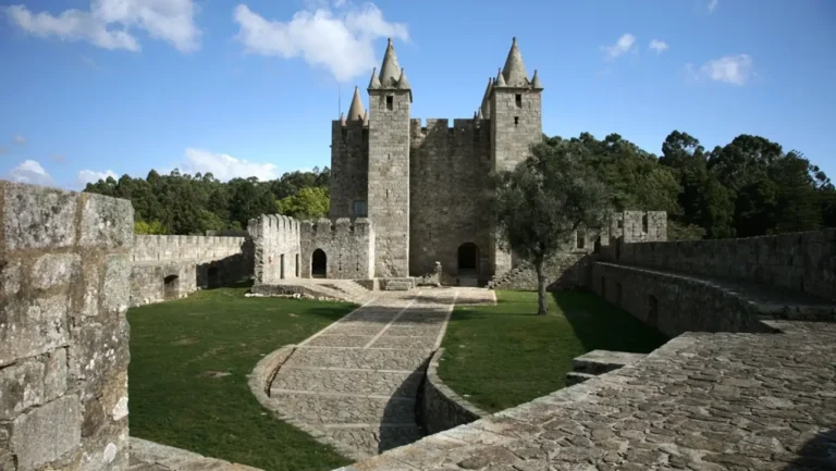 Câmara de Santa Maria da Feira adjudica obras de conservação do Castelo