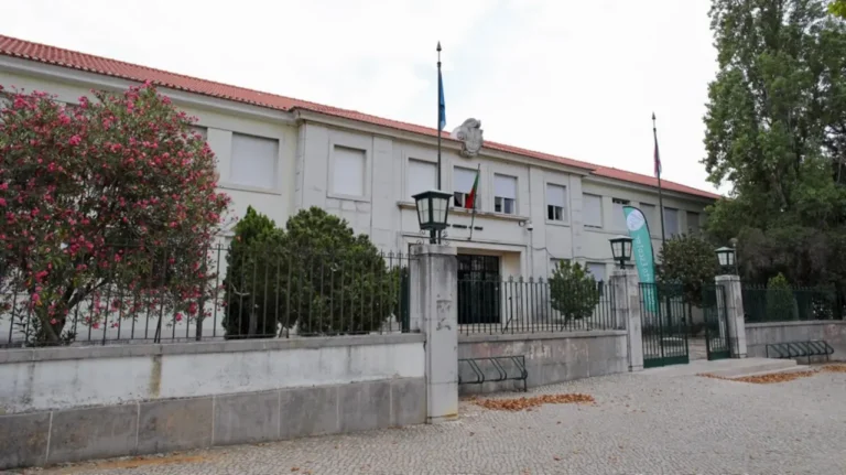 Escola Secundária du Bocage em Setúbal vai ser ampliada e modernizada