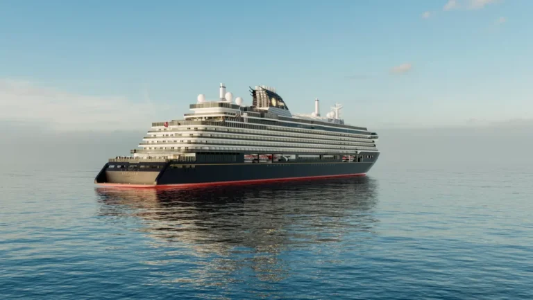 Navio de ultraluxo EXPLORA III começa a navegar no verão