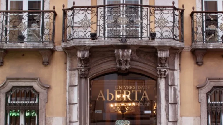 Universidade Aberta muda-se para antigo Ministério da Educação em Lisboa