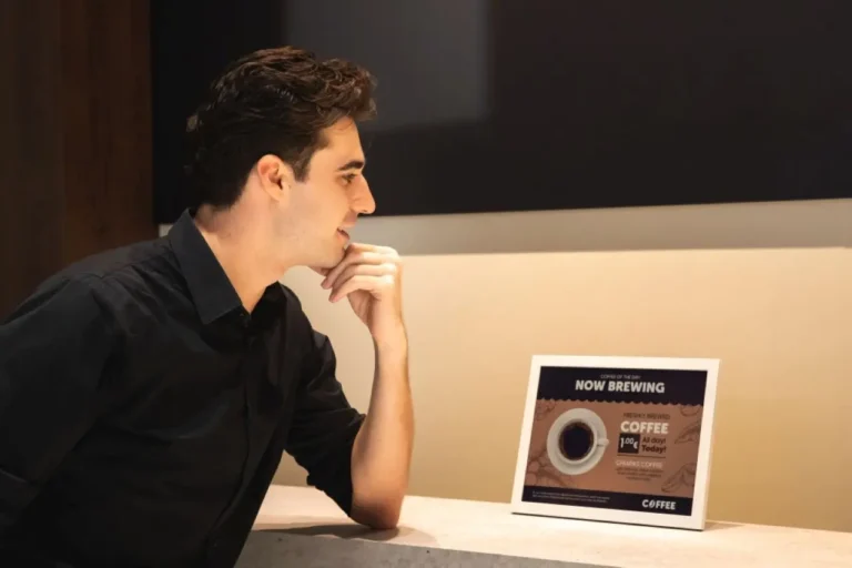 Samsung revela o Color E‑Paper EM13DX, um ecrã para eliminar o papel