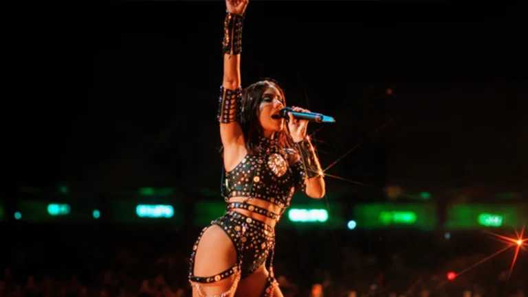 O Carnaval chega mais tarde: Anitta traz a festa brasileira para o Passeio Marítimo de Algés