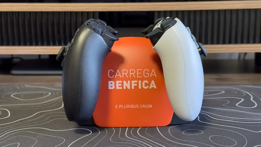 Base de carregamento de comandos DualSense da PlayStation oficial do S.L. Benfica