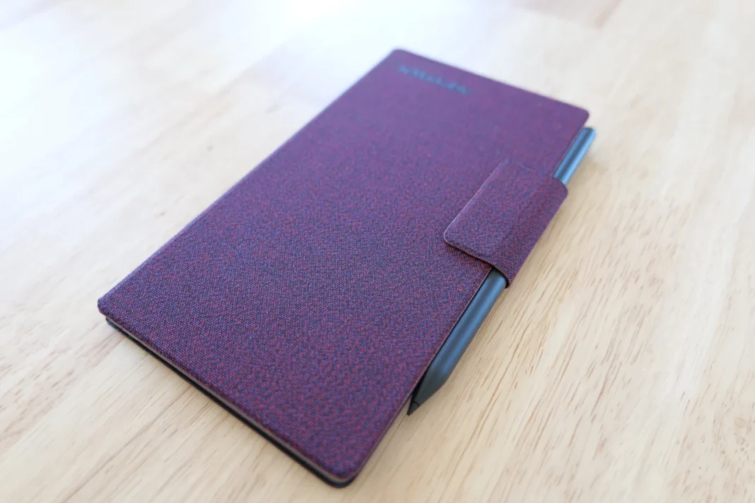 reMarkable Paper Pro Move - Book Folio fechada