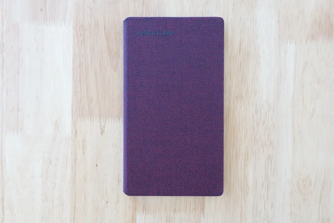 reMarkable Paper Pro Move - Book Folio vista frontal