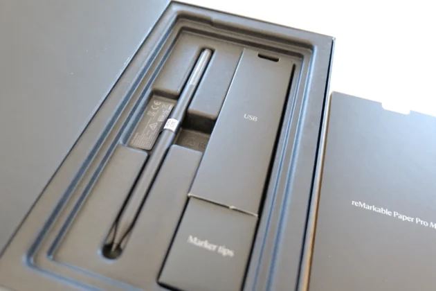 reMarkable Paper Pro Move - cabo USB