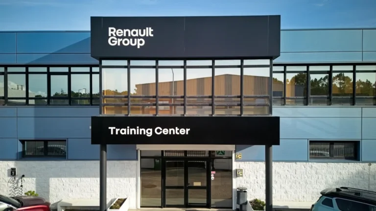Grupo Renault aposta meio milhão de euros em novo “quartel-general” de formação no Seixal