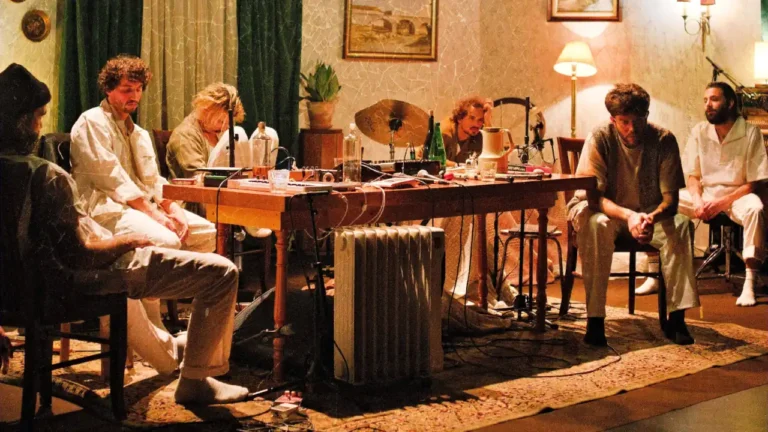 Paredes de Coura une First Breath After Coma e Salvador Sobral num palco transformado em sala de ensaios