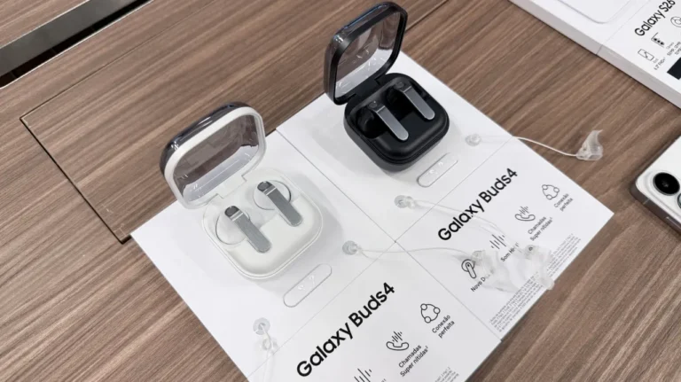 Novos auriculares Samsung Galaxy Buds4 chegam ao mercado com melhorias a todos os níveis