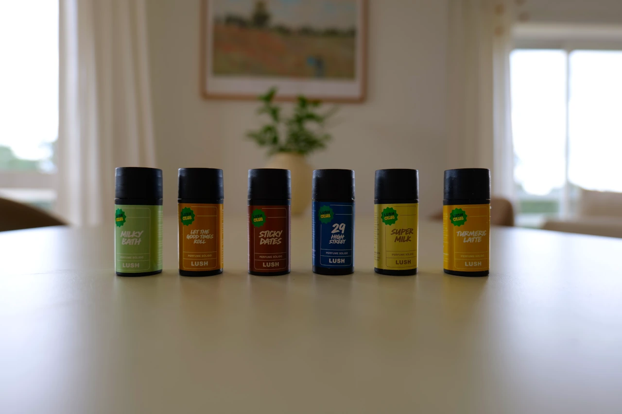 Lush lança coleção de perfumes sólidos para uma fragrância que dura o dia todo 1 Lush perfumes sólidos