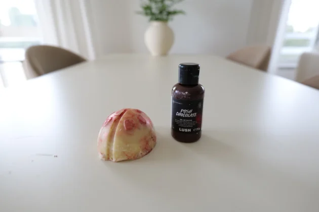 Lush Posh Chocolate e Love Bug Scrubee