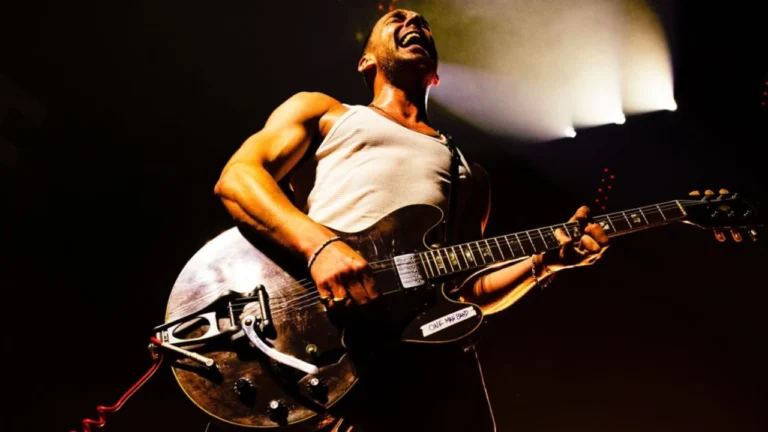 Miles Kane no Hard Club: Os volts do garage rock andaram à solta no Porto