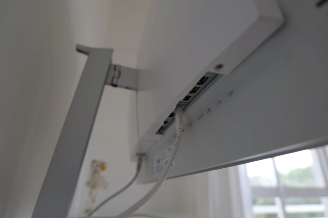 philips evnia 32m2n8900 ligacoes