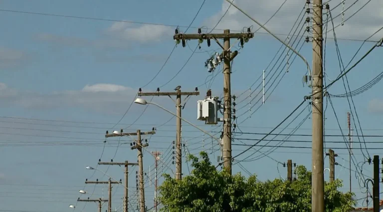 Governo admite vulnerabilidade da rede elétrica e prepara plano para enterrar cabos