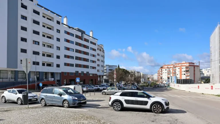 Troço entre a Rua Luís Sá e a Rotunda dos Quatro Caminhos em Setúbal vai encerrar ao trânsito durante 5 meses