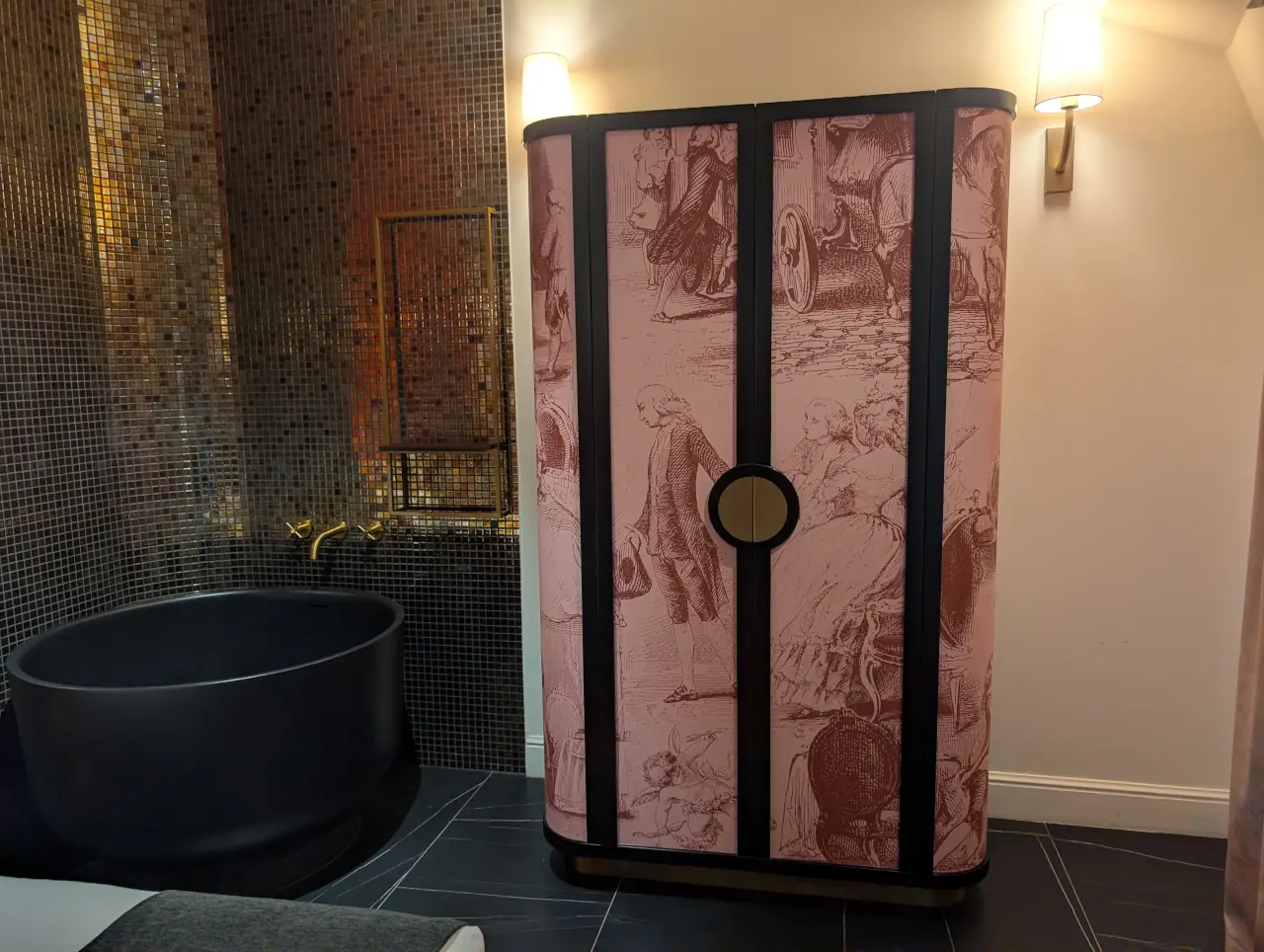 Upon Angels: Uma escolha luxuosa e atrevida para o Dia dos Namorados 14 Upon Angels